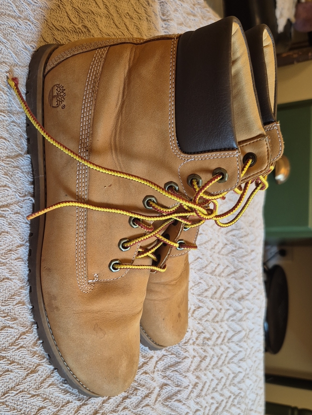 Timberland Wheat/Tan Womens Classic Work Boots with Dark Brown Collar